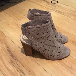 Lauren Conrad Floral heels